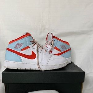 Air Jordan 1 Mid “Topaz Mist”